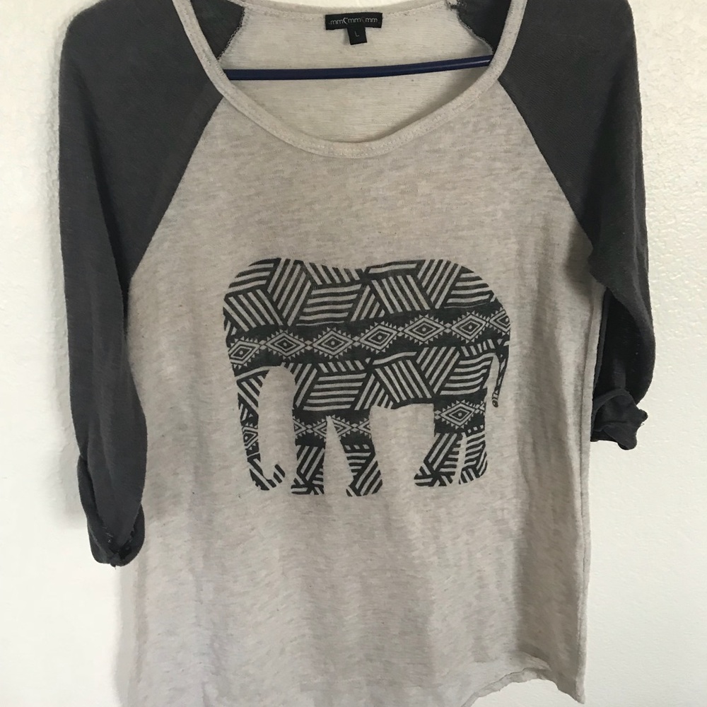 Quarter length sleeve knit shirt